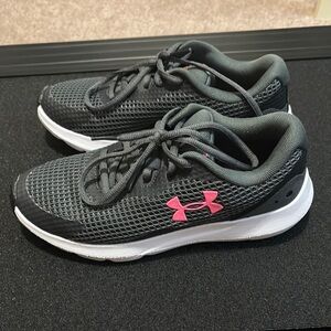 Under Armour Gray Sneakers with Pink Logo